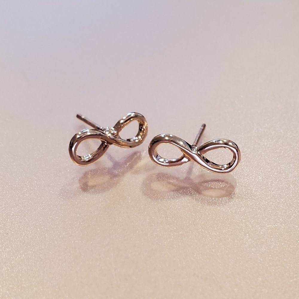 🛍2/$20, 3/$25 Infinity Earrings